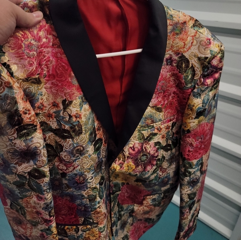 A jacket that will give you the flash you deserve.